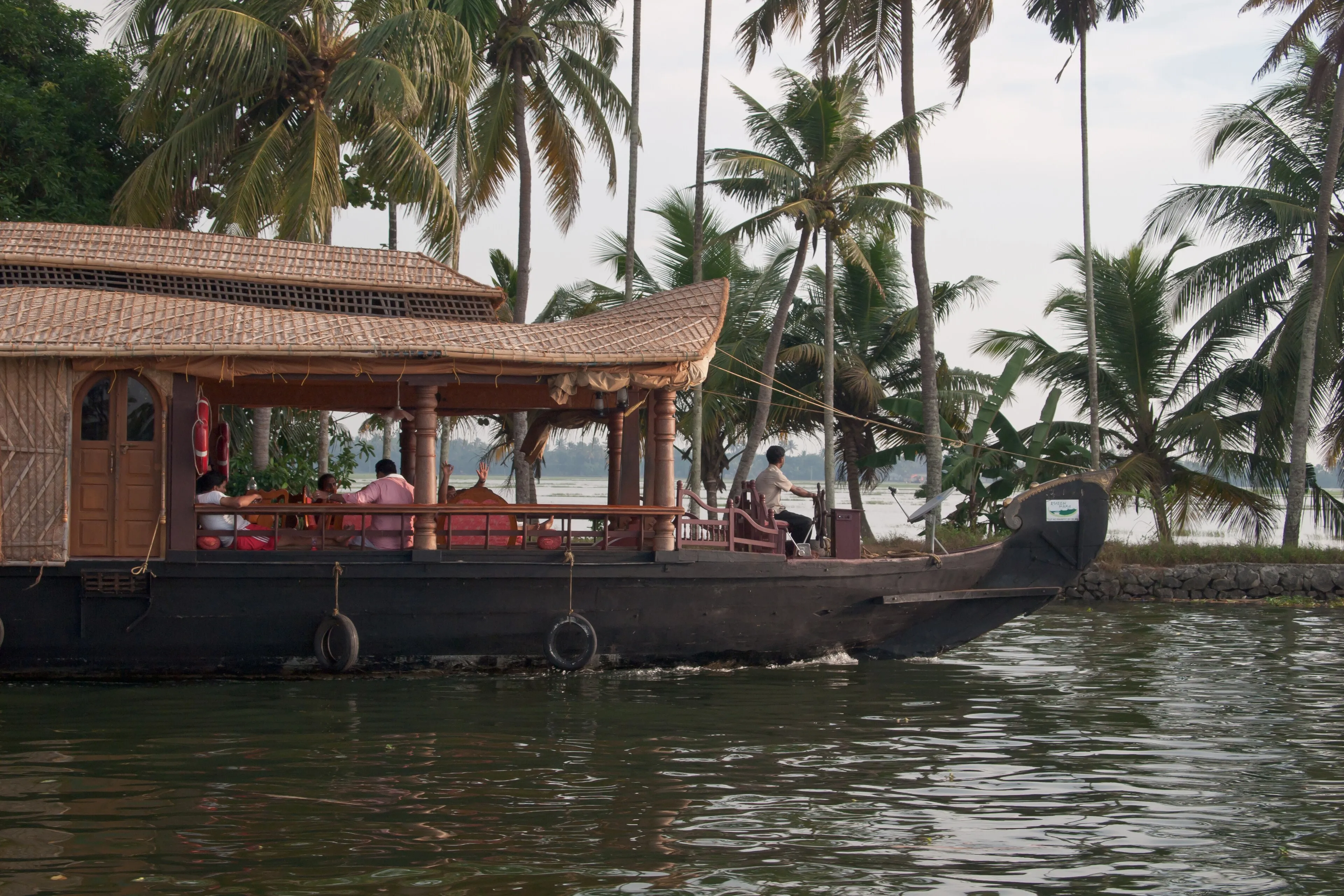 01 Bedroom Premium Houseboat Tour — Alleppey Backwaters