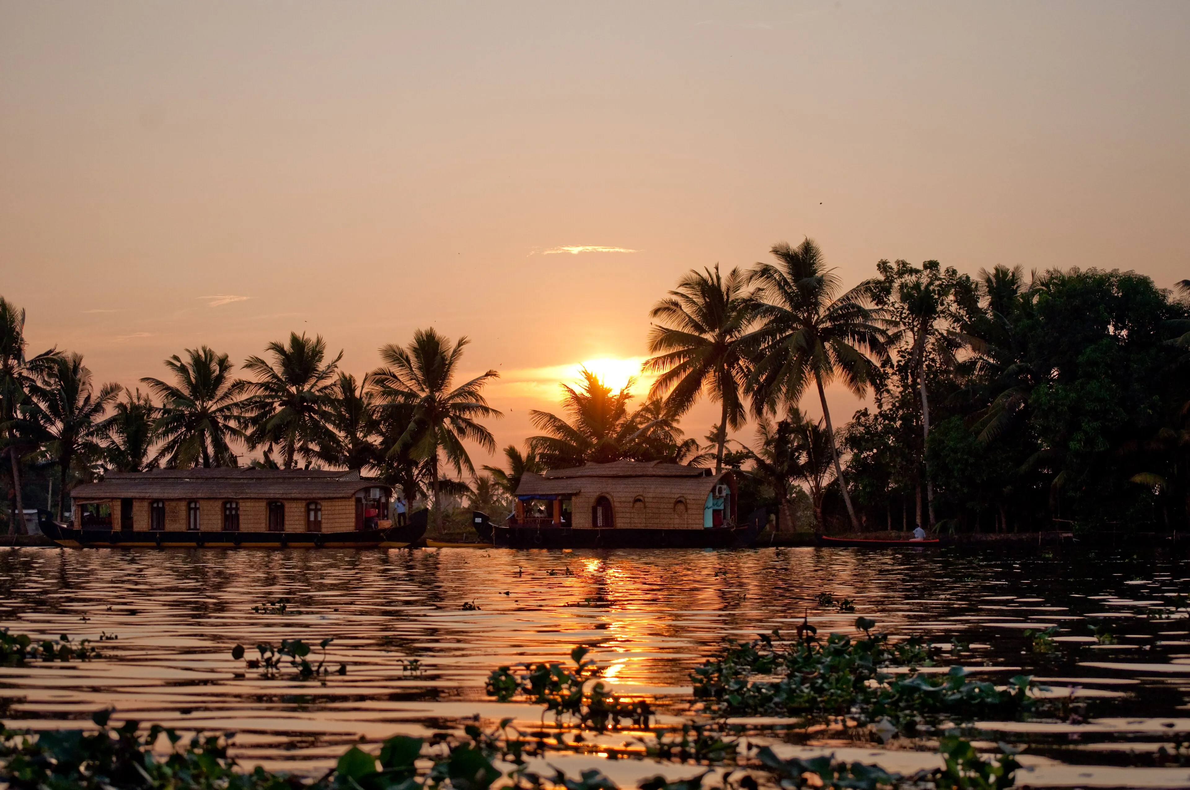 Kochi, Kerala — Fort Kochi's Chinese fishing nets, churches and colonial heritage.